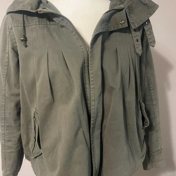 NSF Women's Army Green Utility Jacket - Picture 4 of 14